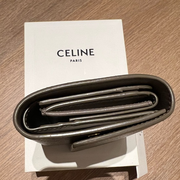 CELINE Small Trifold Wallet Leather Pebble 10B573BEL - Picture 11 of 15